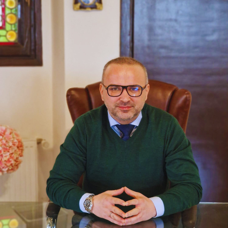 CEO-UL EKO NEWS, EDUARD PETRESCU, LANSEAZĂ 5000 DE SITE-URI DE PRESĂ ONLINE PENTRU A SPRIJINI ANTREPRENORIATUL FEMININ